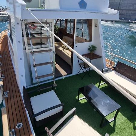 Charming Boat House In Barcelona With Big Terrace And Solarium Hotel Sant Adrià de Besòs Kültér fotó