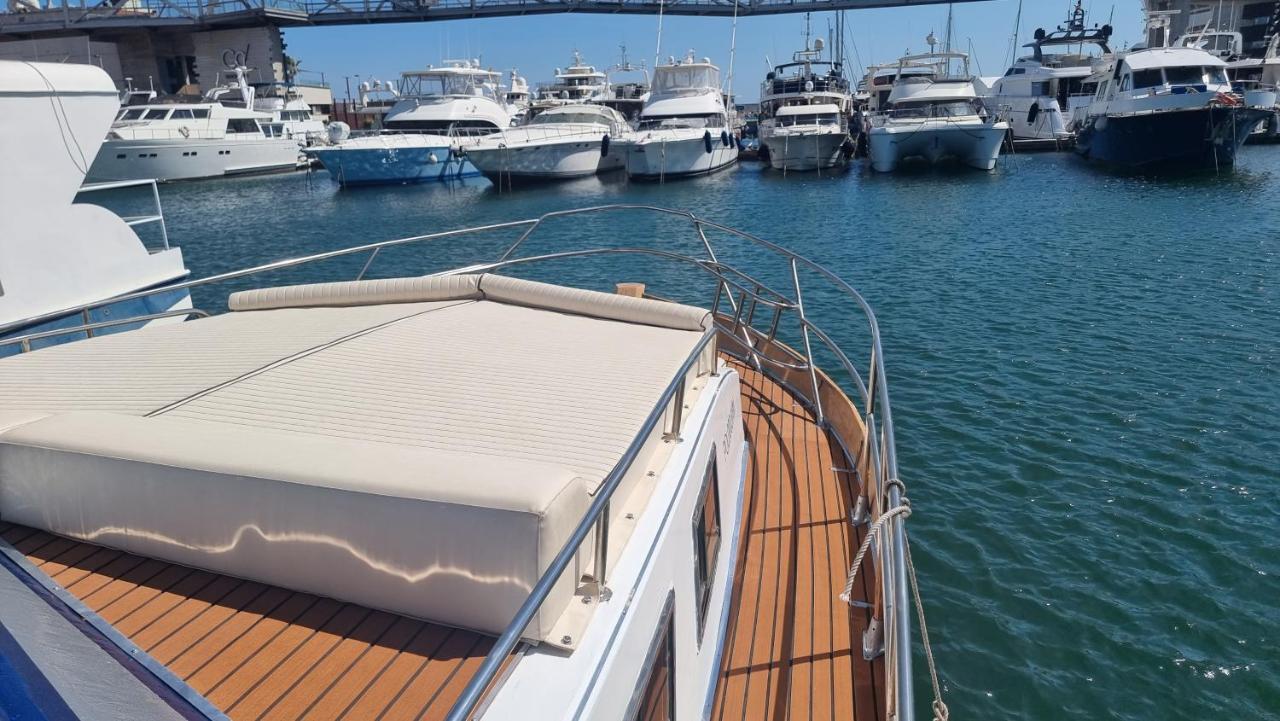 Charming Boat House In Barcelona With Big Terrace And Solarium Hotel Sant Adrià de Besòs Kültér fotó