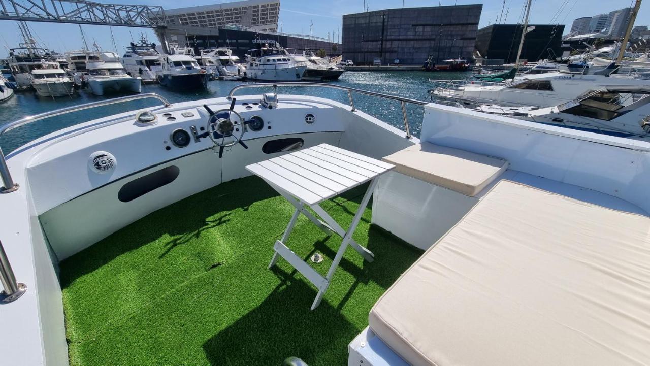 Charming Boat House In Barcelona With Big Terrace And Solarium Hotel Sant Adrià de Besòs Kültér fotó